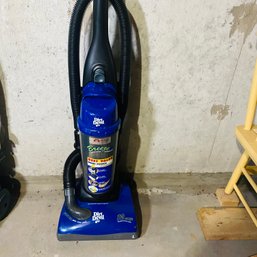 Dirt Devil Breeze Bagless Upright Vacuum Cleaner (BSMT)