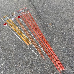 3 Reflectors & Reflective Stakes To Mark Driveways In Various Heights (Shed)