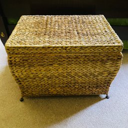 Large Woven Wicker Stoarge Chest (Bedroom 3)