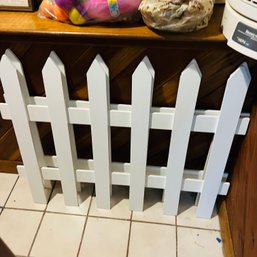 Decorative Picket Fencing - Set Of Two (Basement 1)