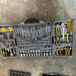 Tool Set In Gray Case (garage) (62473)