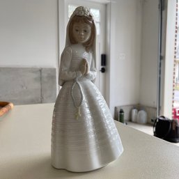 Nao Lladro First Communion Praying Girl Figurine