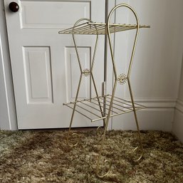 Cute Gold Toned Metal Side Table (Up2)