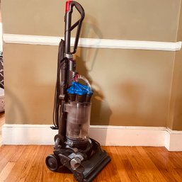 DYSON DC33 Upright Bagless Vacuum Cleaner (w/ 1 Attachment) (SA)