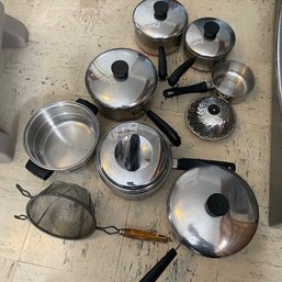 Mixed Lot Of Cookware With Some Copper Bottom Pots & Lids (Kitchen)