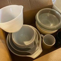 Vintage Pyrex Bowls Kitchen Lot (Basement)