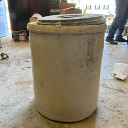 Antique 10 Gallon Robinson Ransbottom Stoneware Crock With Dark Lid, No Spout (Garage Left)