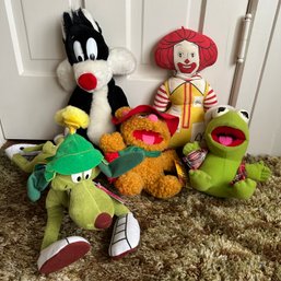 Vintage McDonald's, Warner Brothers, Looney Toons Stuffed Toys (Up2)