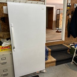 FRIGIDAIRE Standing Freezer (Garage - 62331)