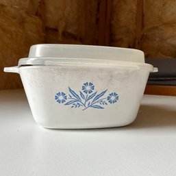 Cute Small Pyrex Cornflower Blue 2 3/4 Cup Dish With Plastic Lid (Basement)