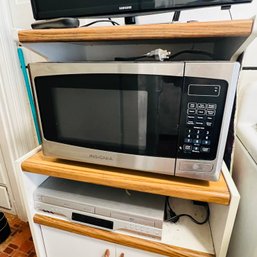 Insignia Microwave (Kitchen)