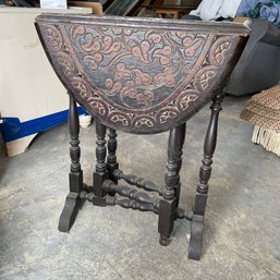 Vintage Beautiful Gate Leg Table With Unique Carving (Basement)