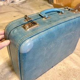 Vintage Hardshell Blue Suitcase (bsmt)