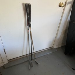 Set Of 3 Golf Clubs (garage)