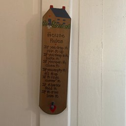 Cute Wooden 'house Rules' Decoration (Bathroom)