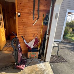Garage Lot: Vacuums, Canada Dry Crate And Umbrellas