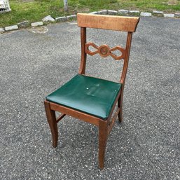 Vintage Chair (Garage)