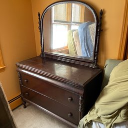 Vintage Solid Wood Three-Drawer Dresser With Mirror (Bedroom)