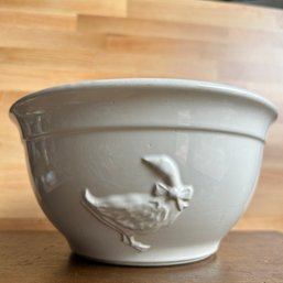 Adorable Vintage Off White Goose Ceramic Bowl (LRoom)