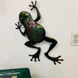 Metal Frog Decoration (Garage)