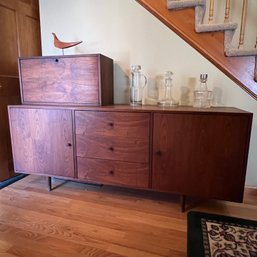 Stunning Vintage MCM Sideboard (LR)