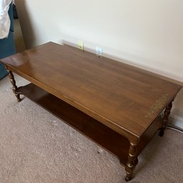 Gorgeous Vintage HITCHCOCK Wooden Cocktail Table, Coffee Table (OFFICE 31711)