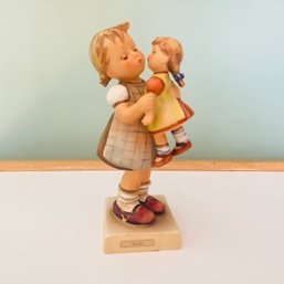 W Goebel Ceramic 'kiss Me' Figurine (w/ Chips, See Photos) (LR)