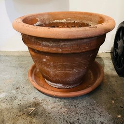 Terra Cotta Pot With Saucer (Garage)