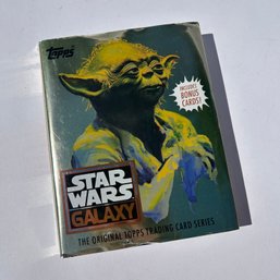 Star Wars Galaxy The Original Topps Trading Card Series Book (JS)