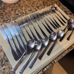 Northland Stainless Steel Service For 5 Knives, Forks & Spoons (Kitchen)