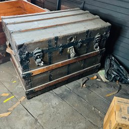 Antique Steamer Trunk Filled With Linens (Attic)