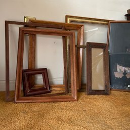 Vintage Wooden Frames Lot, Mixed Sizes, Some With Glass, Some Without, Mostly Wooden (LRoom)