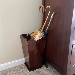 Wooden Umbrella Stand With Vintage Umbrellas (BR 1)