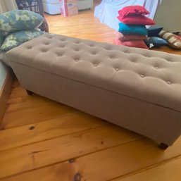 Nice Storage Bench With Hinge In Great Condition (2 Of 3 Identical Benches) LR