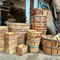 Large Lot Of Vintage Wooden Bushel Baskets, Mixed Sizes, Farm Baskets, Farmhouse Baskets (zone 5)