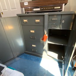 Vintage Industrial Steelmaster Locking Storage Cabinet With Key (Garage)