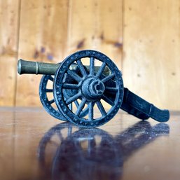Vintage Miniature Cast Iron Field Cannon (MB4)(GarageUP)