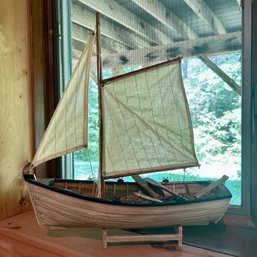 Sailboat Model With Oars (Apt)