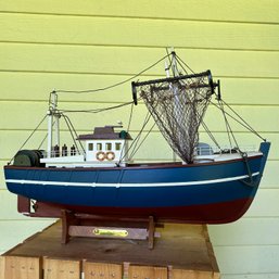 Ship Model: Twin Rig Trawler (apt)