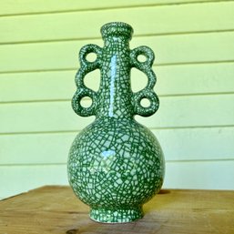 Green Ceramic Vase (apt)