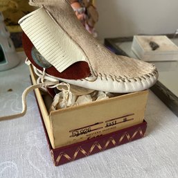 Vintage Child Size Moccasin Boots (BR 1)