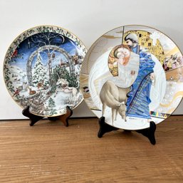 Pair Of Decorative Christmas Plates 'Unicorn In Winter' STRATFORD & 'Mary And Jesus' KNOWLES (51400)(Shelf) MB