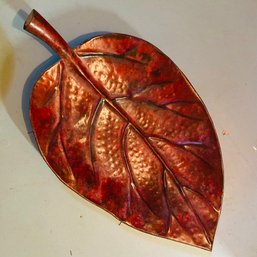 Decorative Fall Red Metal Leaf Tray (Basement Storage Shelf)