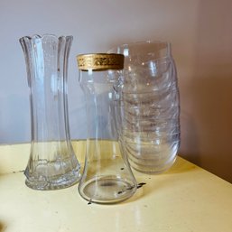 Vintage Glassware: Vases And Set Of Bowls (DR)