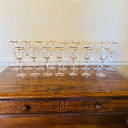 Lenox 'Monroe' Gold Rimmed Stemware: 16 Glasses (Dining Room)