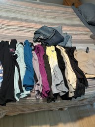 Womens Clothing Lot, Jeans, Tops, Swim Suits, Shapeware (MB) 62440