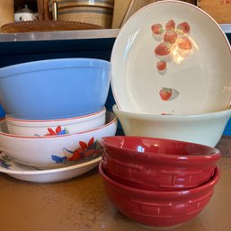 Vintage Red White & Blue Bowl Lot (kitchen)
