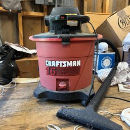 Craftsman 16 Gallon Shop Vac With Attachments (barn)