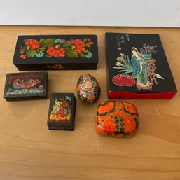Vintage Lacquer Boxes And Stand With Geisha (NK)