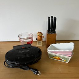 Assorted Kitchen Goods And Mini Grill (ST)
